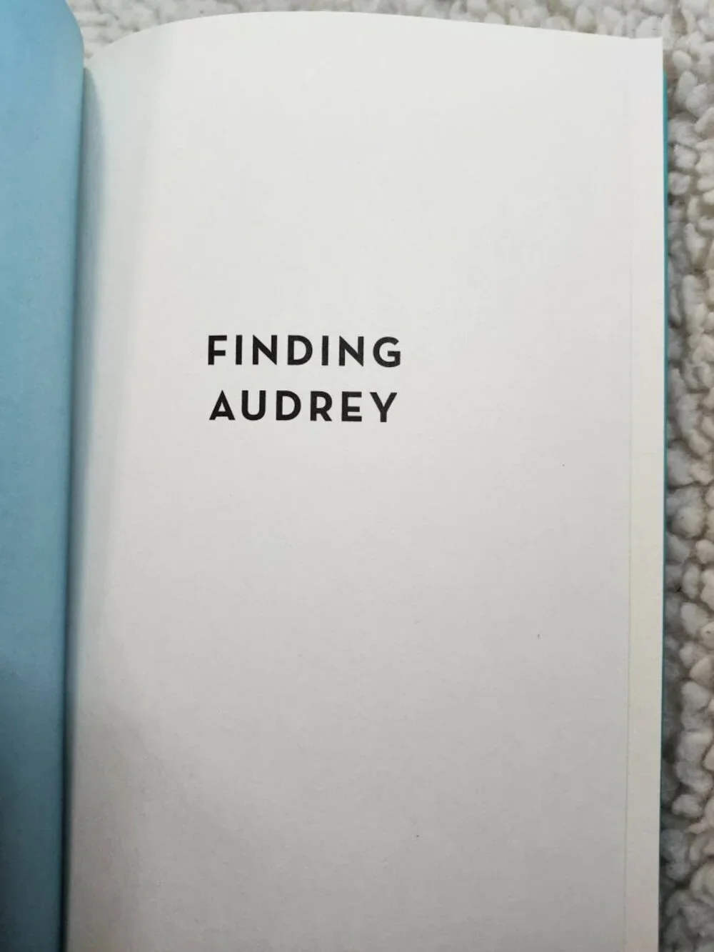 Sophie Kinsella Finding Audrey Hardcover 2015 Doubleday Canada Dust Jacket - Picture 4 of 14